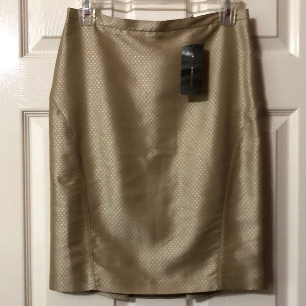 NWT! BCBGMaxAzria Size 0 Tan Pencil Skirt Knee-Length Back Flare Bottom